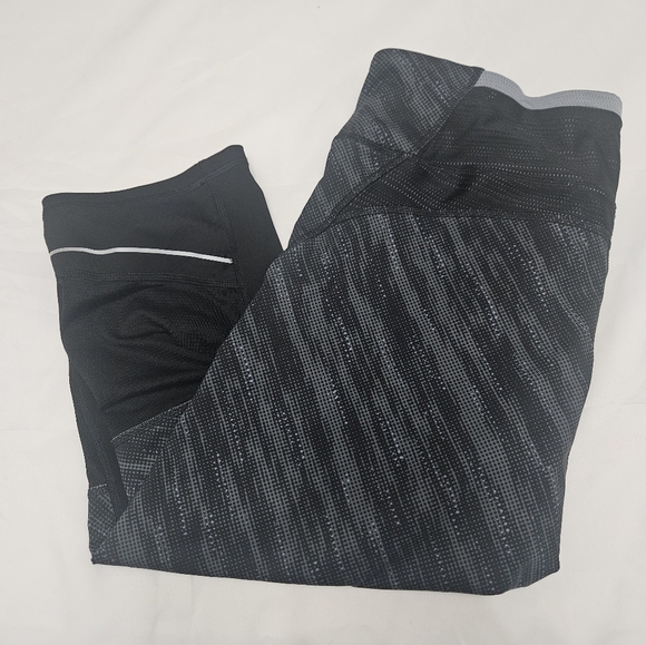 Champion Mid Rise Cropped Plus Size Leggings! - Picture 1 of 7